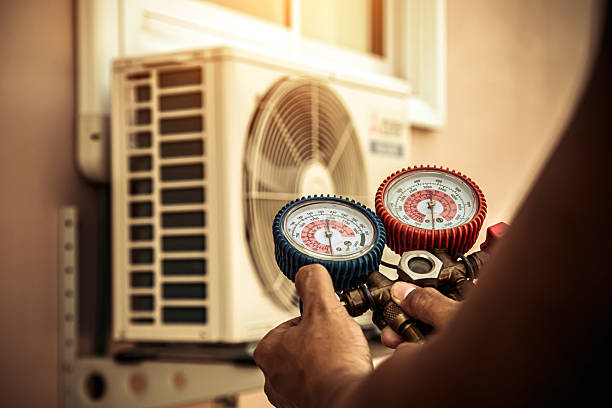 Professional Ac Installation technician working in Richmond, TX